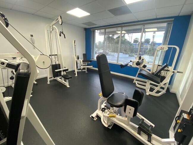 Building Photo - 3900 Galt Ocean Dr