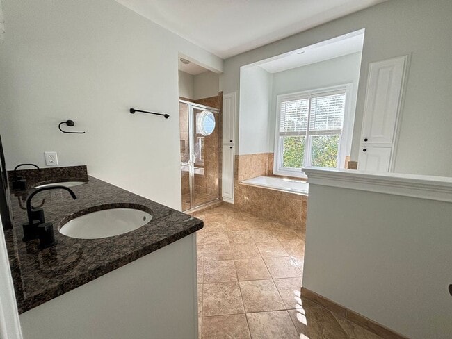 Building Photo - Available 2/1. GORGEOUS 3 BR/2.5 BA Home in Marais in Seaside Farms!