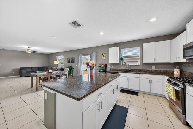 Building Photo - 10291 Shady Preserve Dr
