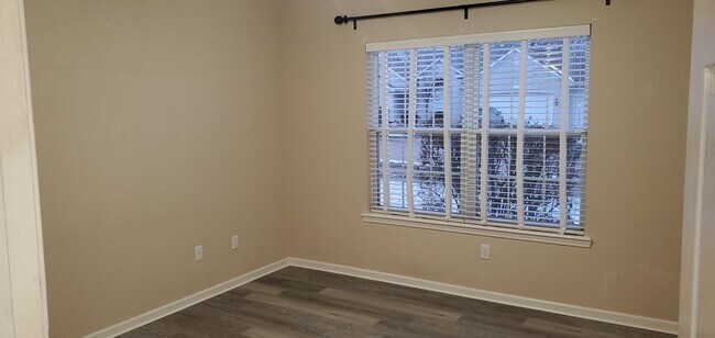 Building Photo - 3 bd, 2 ba house in SW Katy Lake Estates subdivision, fenced, w/d included, corner lot