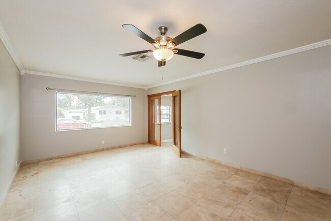 Building Photo - 5809 Buchanan St