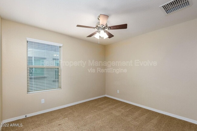 Building Photo - 1544 E Hummingbird Way