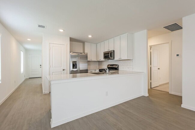 Building Photo - 3704 Axis Hl St