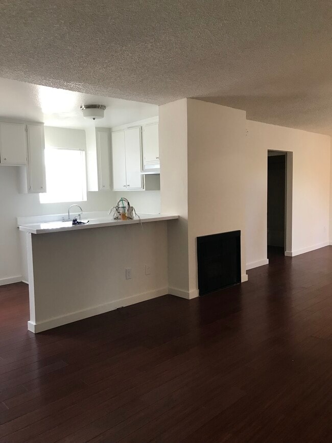 Building Photo - 20947 Bryant St