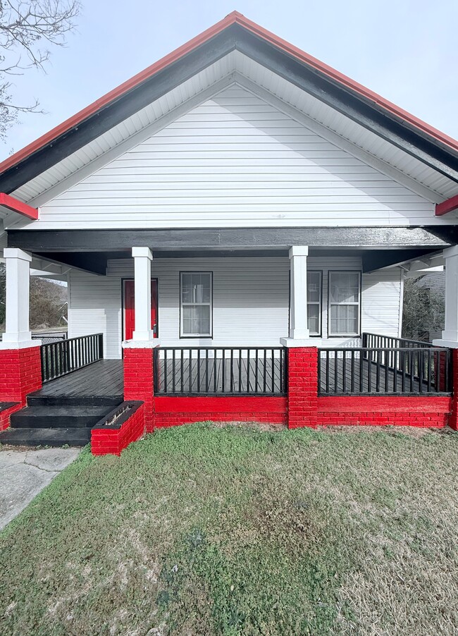 Building Photo - 1831 Moore Ave
