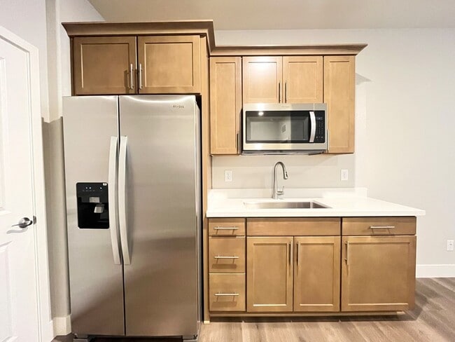 Building Photo - *** MOVE-IN SPECIAL*** BRAND NEW 4 bedroom with In-law suit 3 bath home located in Henderson, NV!