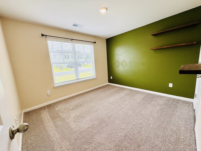 Building Photo - 505 Strawberry Fld Wy