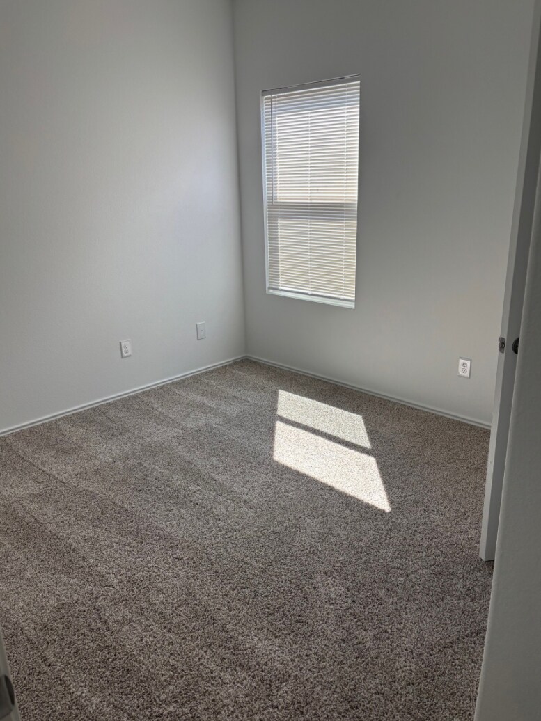 Building Photo - 216 Rancho del Cielo Ln