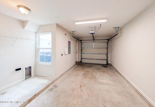 Building Photo - 8441 McGirts Village Ln