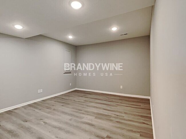 Building Photo - 1 MO FREE - AUTUMN RIDGE NEW HOMES FOR LEA...