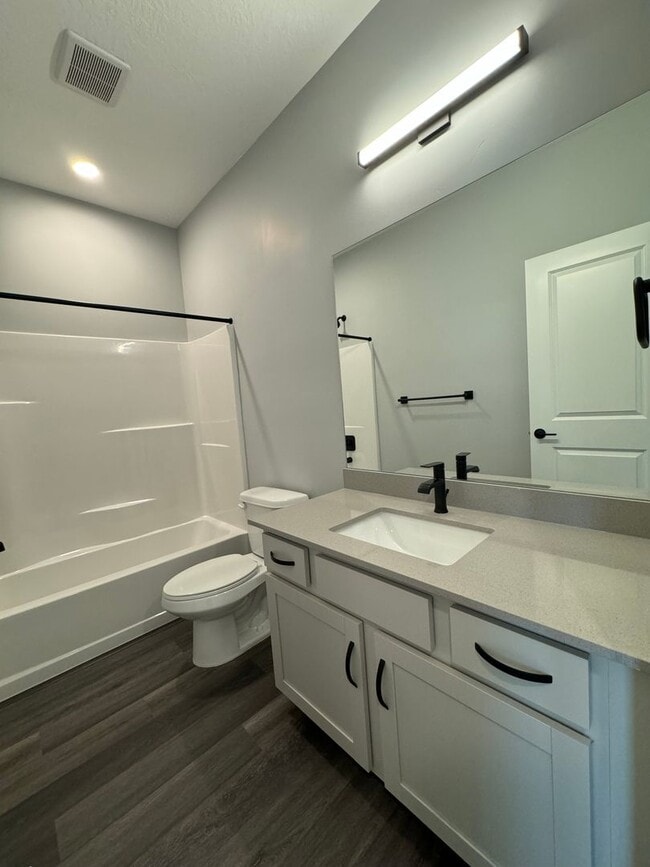 Building Photo - Brand new Townhome in Daybreak!