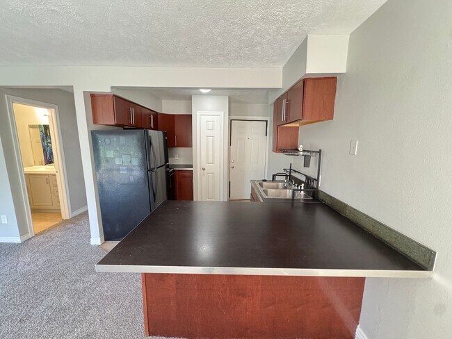 Building Photo - Two Bedroom Apartment - Lower Level with L...