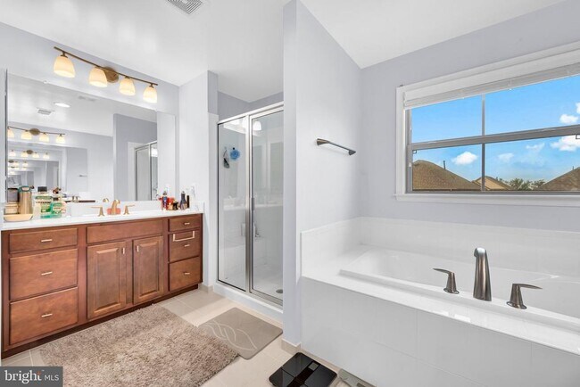 Building Photo - 42530 Oxford Forest Cir