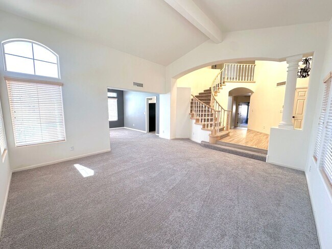 Building Photo - 1601 E Glenhaven Dr
