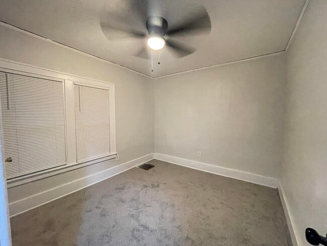 Building Photo - 3257 Blaine St