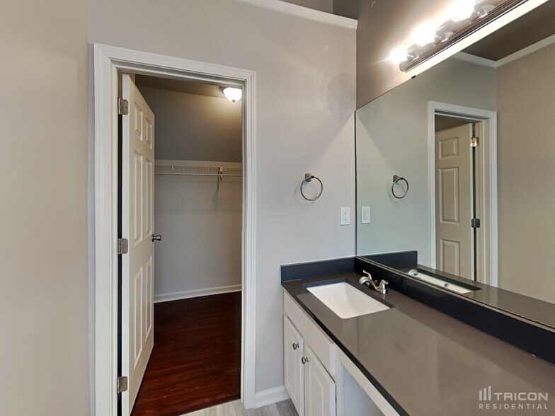 Building Photo - 11307 Fox Hill Dr