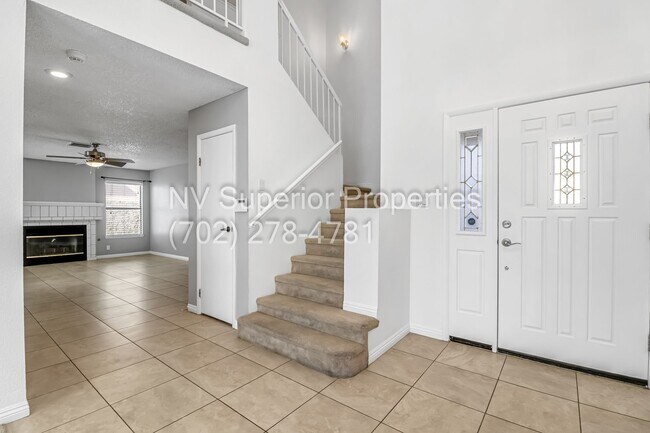 Building Photo - SW The Lakes!!!! Pool!!! Spa!!! Solar Panels!!! Primary bedroom downstairs!!! 3 Car Garage!!!