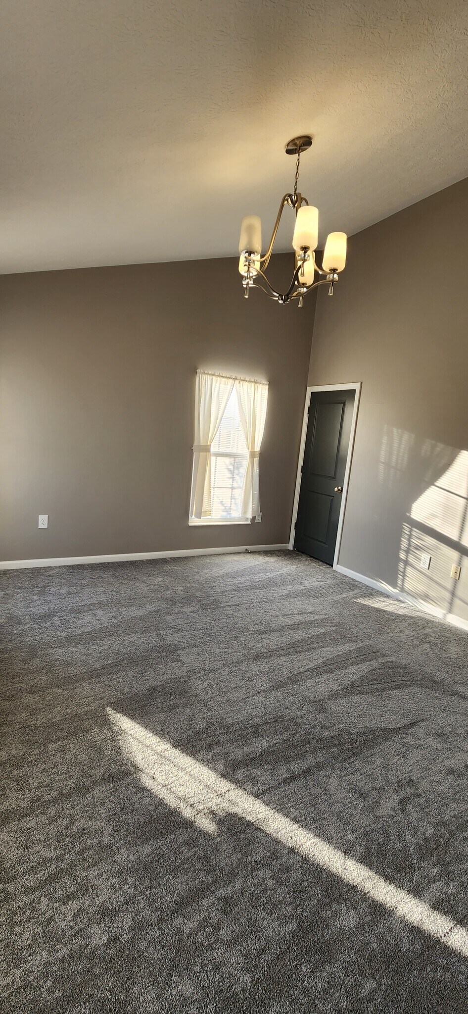 Building Photo - 5637 Crystal Falls St