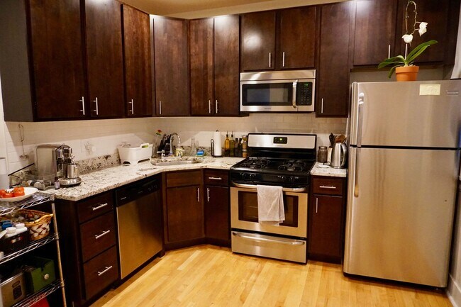 Building Photo - Spacious Renovated 2 Bedroom in North Park