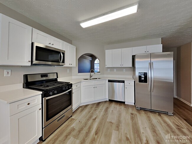 Building Photo - 315 Hazelhurst Dr