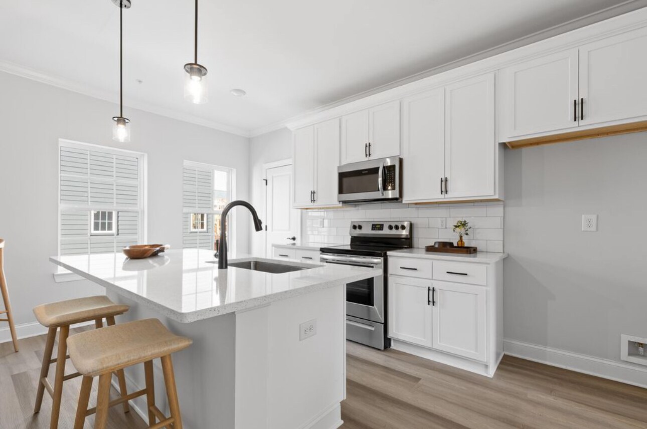 Building Photo - 126 E 19th St