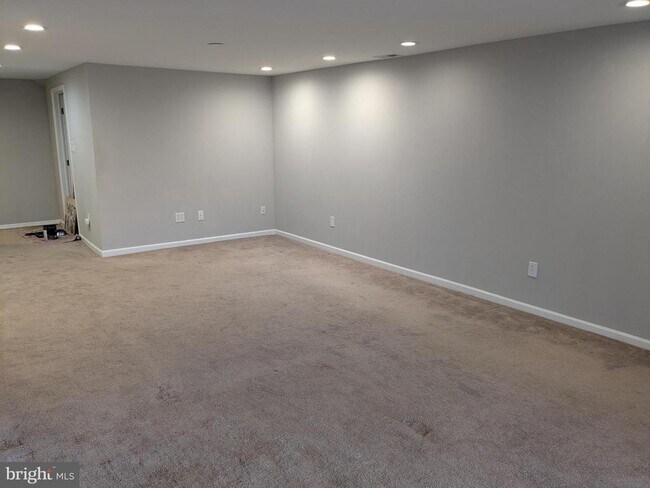 Building Photo - 25 Millstream Rd