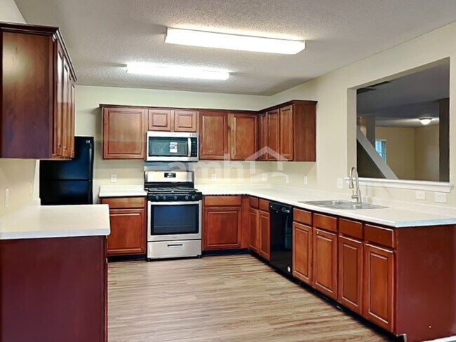 Building Photo - 13993 Meadow Lake Dr