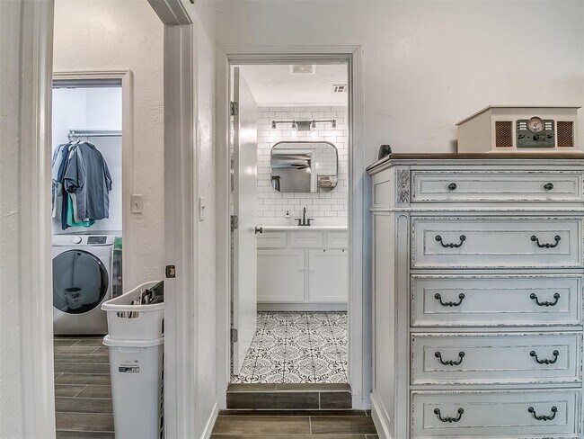 Building Photo - 621 N 16th St