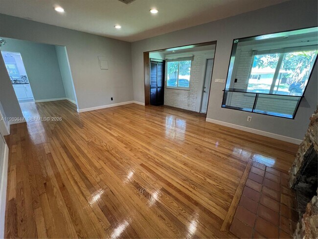 Building Photo - 432 Palmetto Dr