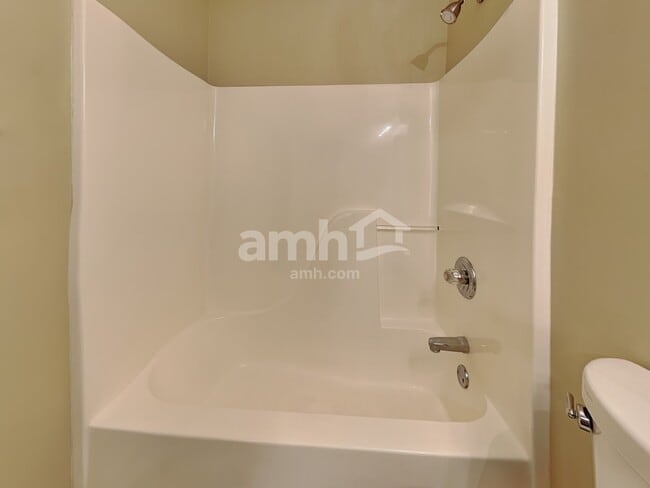 Building Photo - 3162 Bridlerun Dr