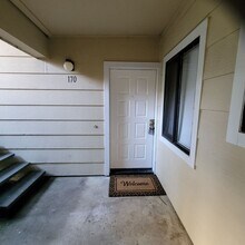 Building Photo - 2 Bedroom, 2 Bathroom Condo for Rent in Ma...