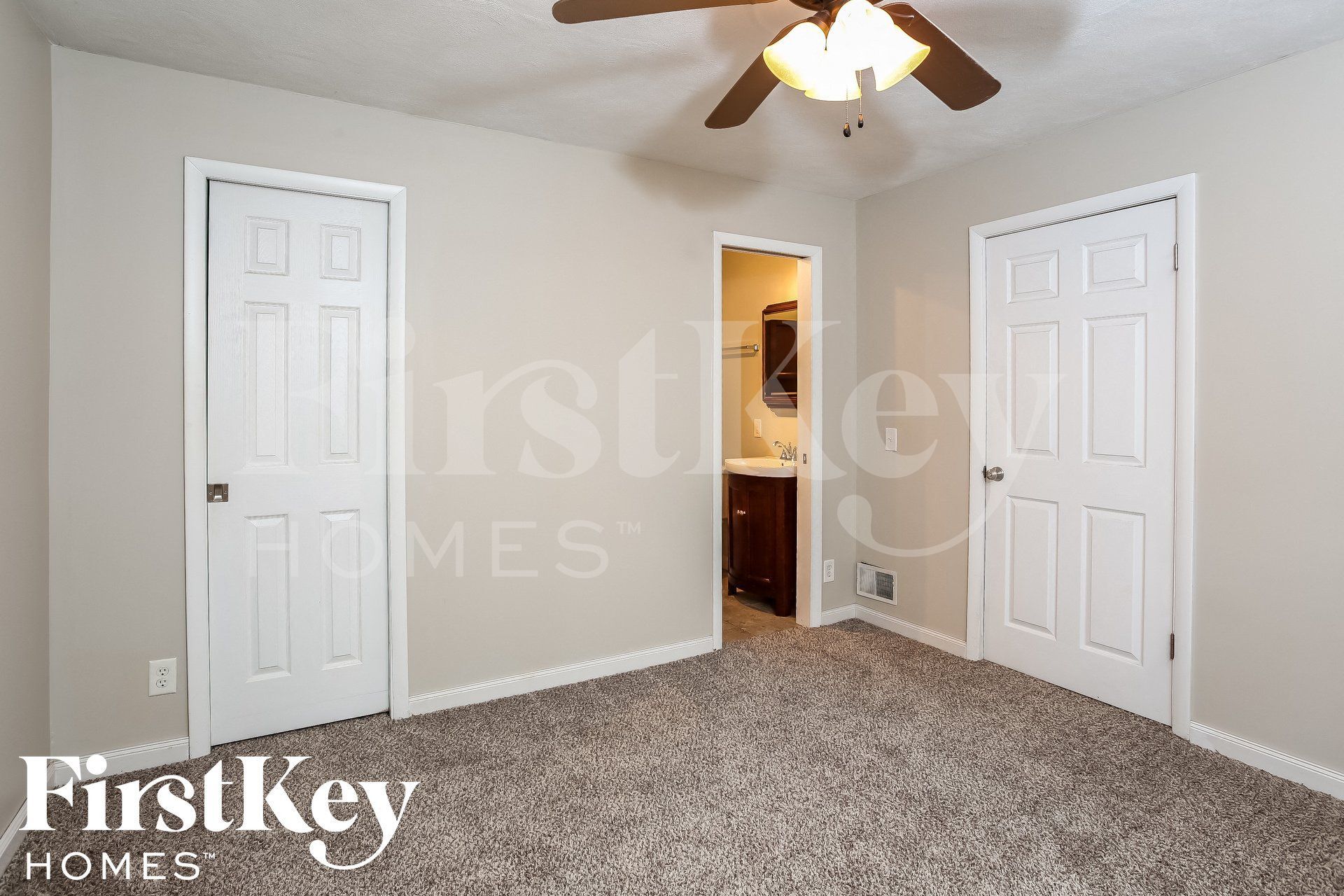 Building Photo - 607 NE Main St