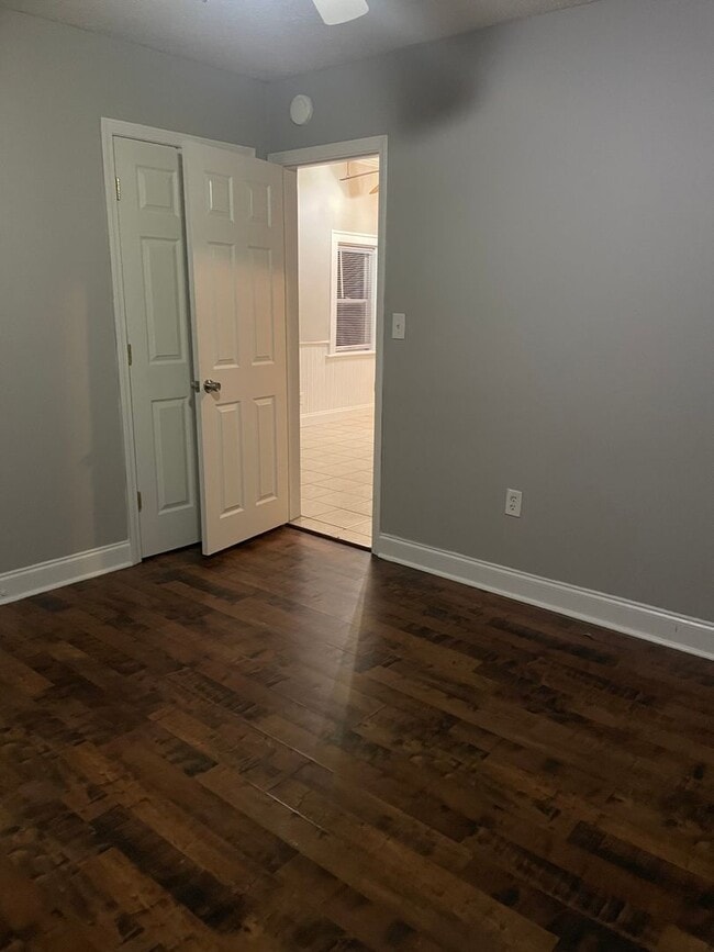 Building Photo - 2 Bedroom Home with Large Backyard Deck