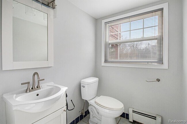 Building Photo - 13428 Sequoia Ln