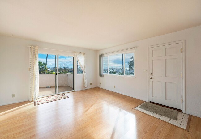 Building Photo - San Pedro Unit with Spectacular Ocean/Mari...