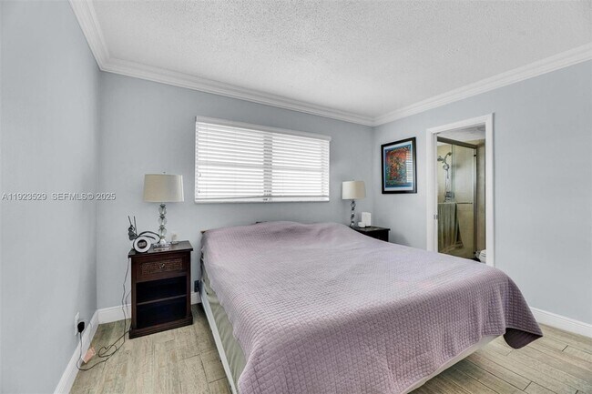 Building Photo - 1900 NE 8th Ct