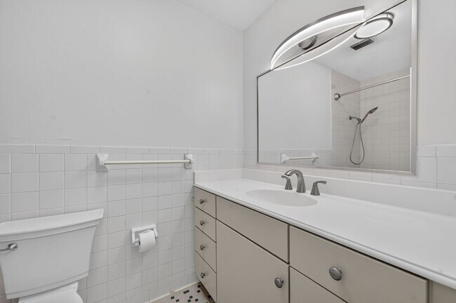 Building Photo - 55+ Winter Park Condo