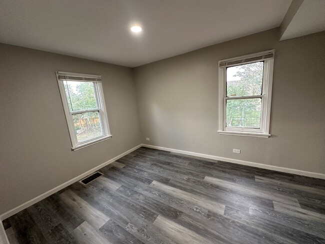 Building Photo - Two Bedroom home in the  Heart of Denver!