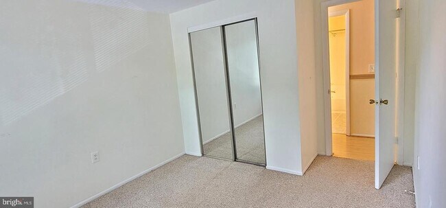 Building Photo - 18010 Chalet Dr