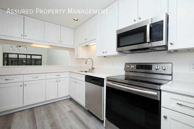 Building Photo - 301 Dryberry Way