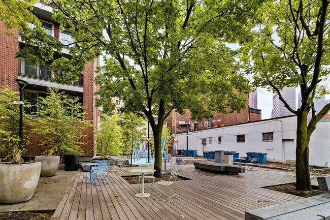 Building Photo - 5 N Margin St