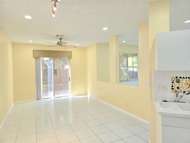 Building Photo - 160 NW 97th Terrace