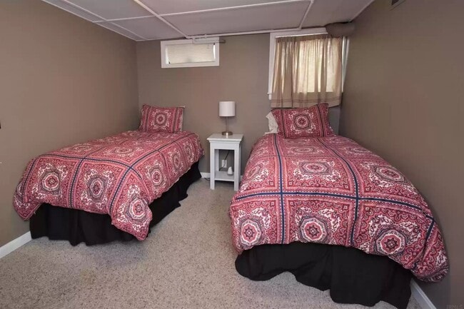 Building Photo - "Hoosier Daddy"- This fully furnished, turn-key, 6bd/2ba house