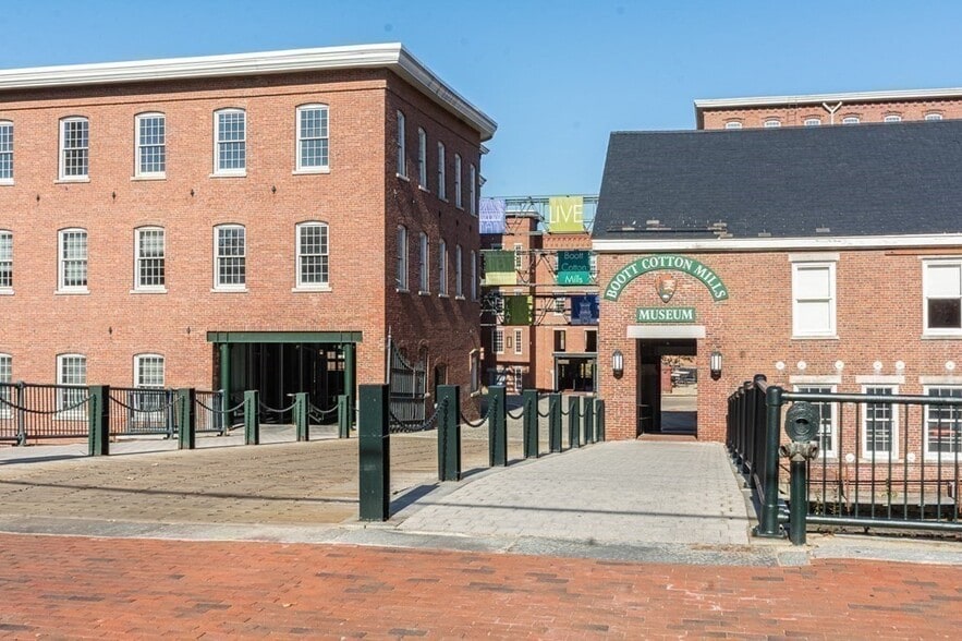 Building Photo - 130 John St