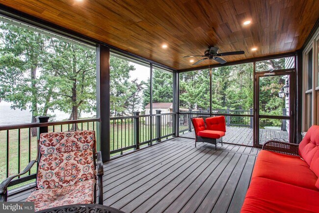 Building Photo - 43840 Bardmore Way