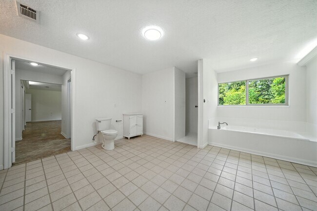 Building Photo - 1506 Shady Glen Dr