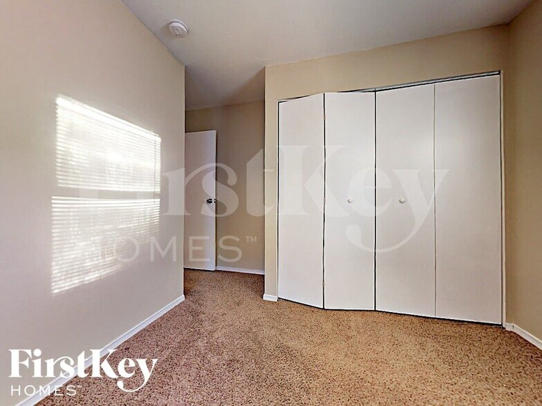 Building Photo - 21 Concord Ave