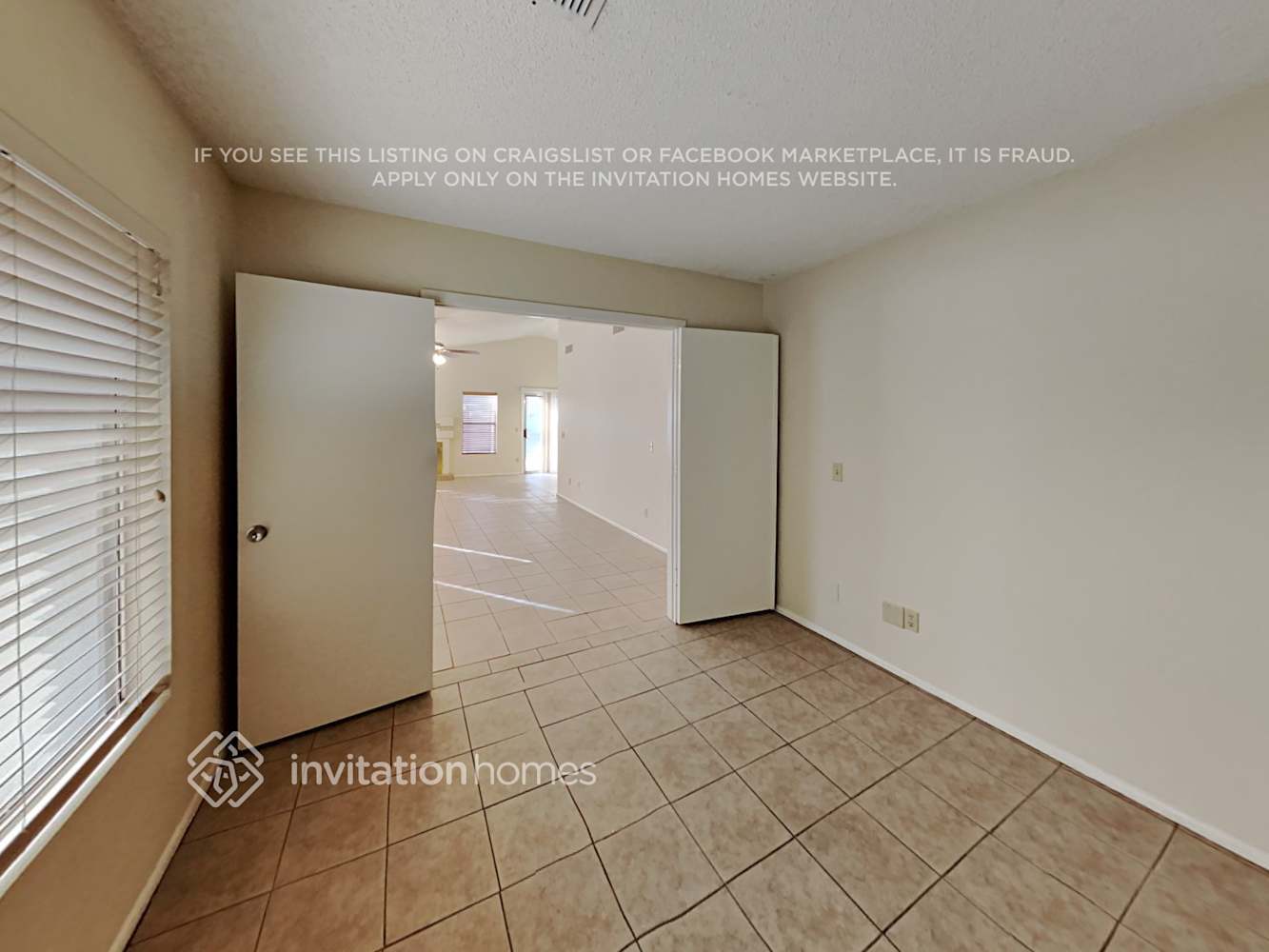 Building Photo - 10851 W Ruth Ave
