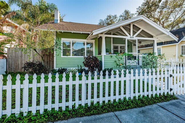 Building Photo - 1009 8th St N