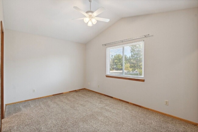 Building Photo - 8455 Ilex Dr
